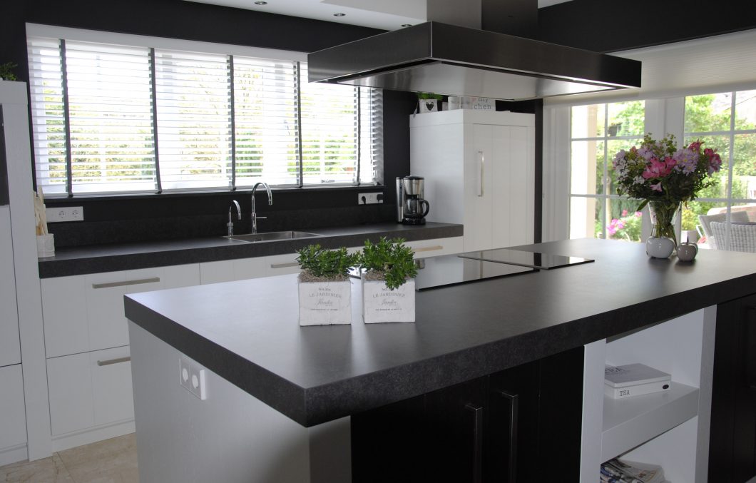 Landelijk moderne Pure Dutch keuken in Hardinxveld-Giessendam