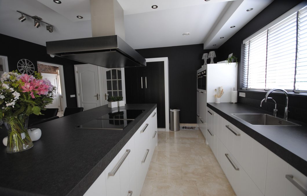 Landelijk moderne Pure Dutch keuken in Hardinxveld-Giessendam