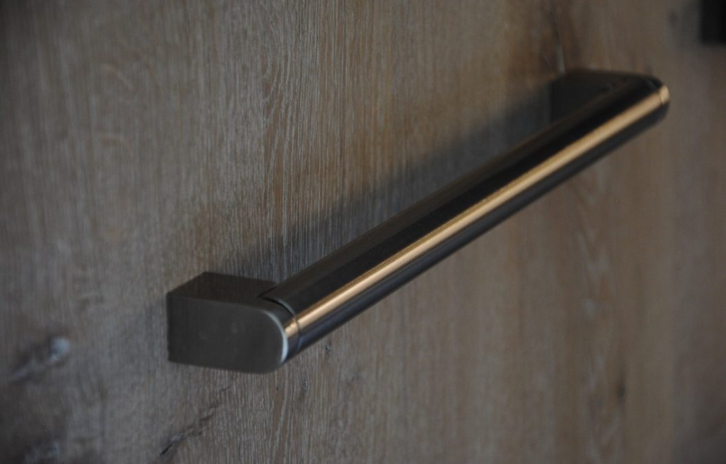 Houten keuken met stoere greep