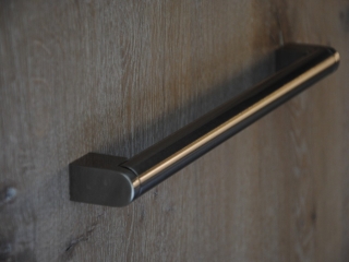 Houten keuken met stoere greep