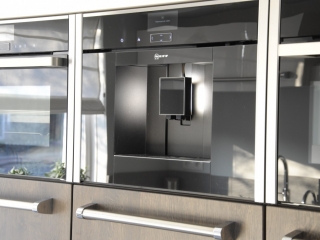 Moderne keuken met espresso