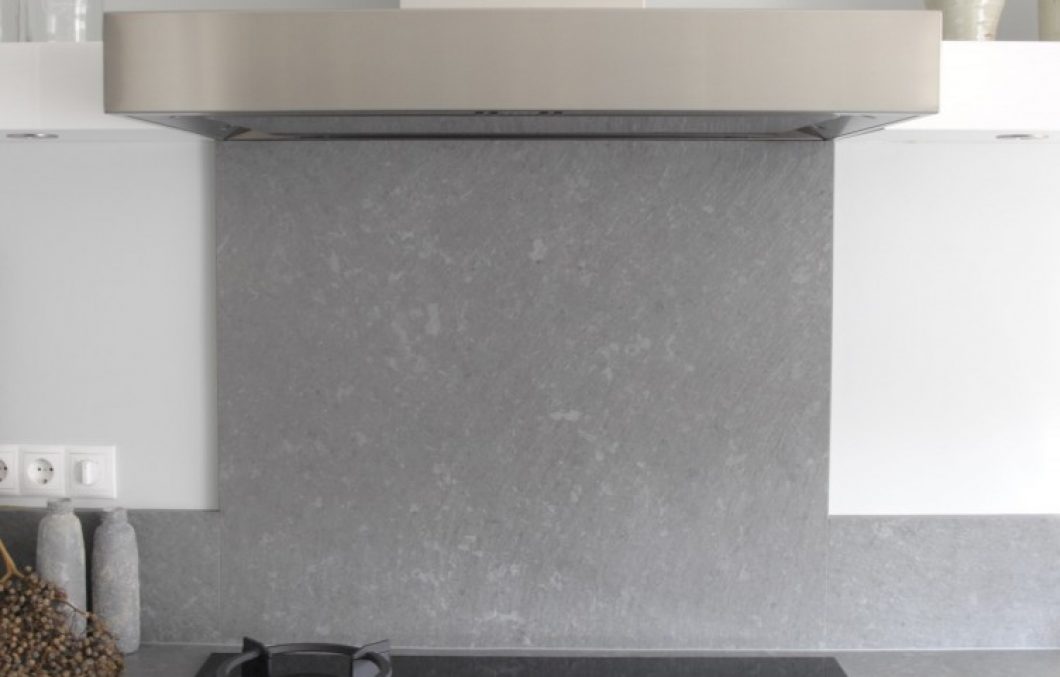 Moderne keuken met rvs schouw
