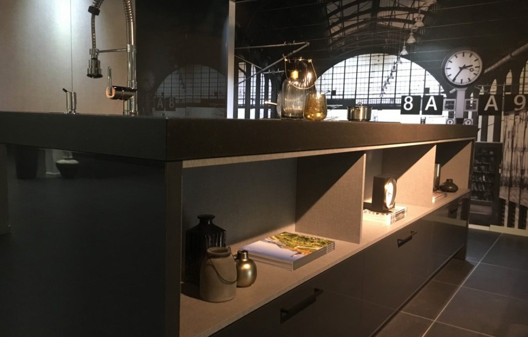 Kookeiland in de moderne keuken