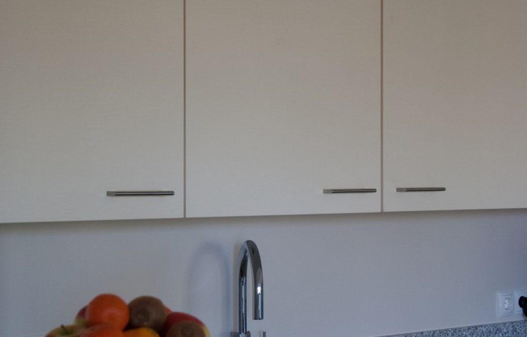Hoekkeuken met veel bergruimte in appartement in Sliedrecht