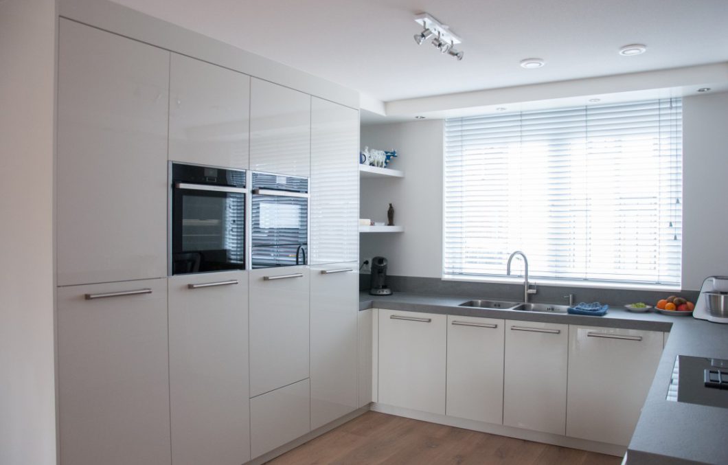 Moderne hoogglans keuken Keukenhof Sliedrecht