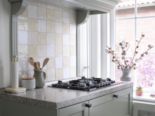Landelijke keuken in oud groen