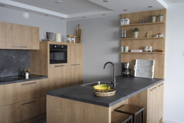 Moderne houten keuken in Papendrecht