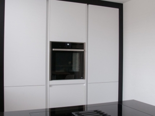 Moderne keuken met schiereiland in Papendrecht