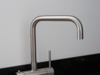 Moderne keuken met schiereiland in Papendrecht