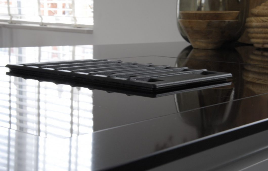 Moderne keuken met schiereiland in Papendrecht