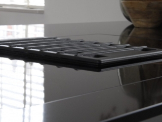 Moderne keuken met schiereiland in Papendrecht