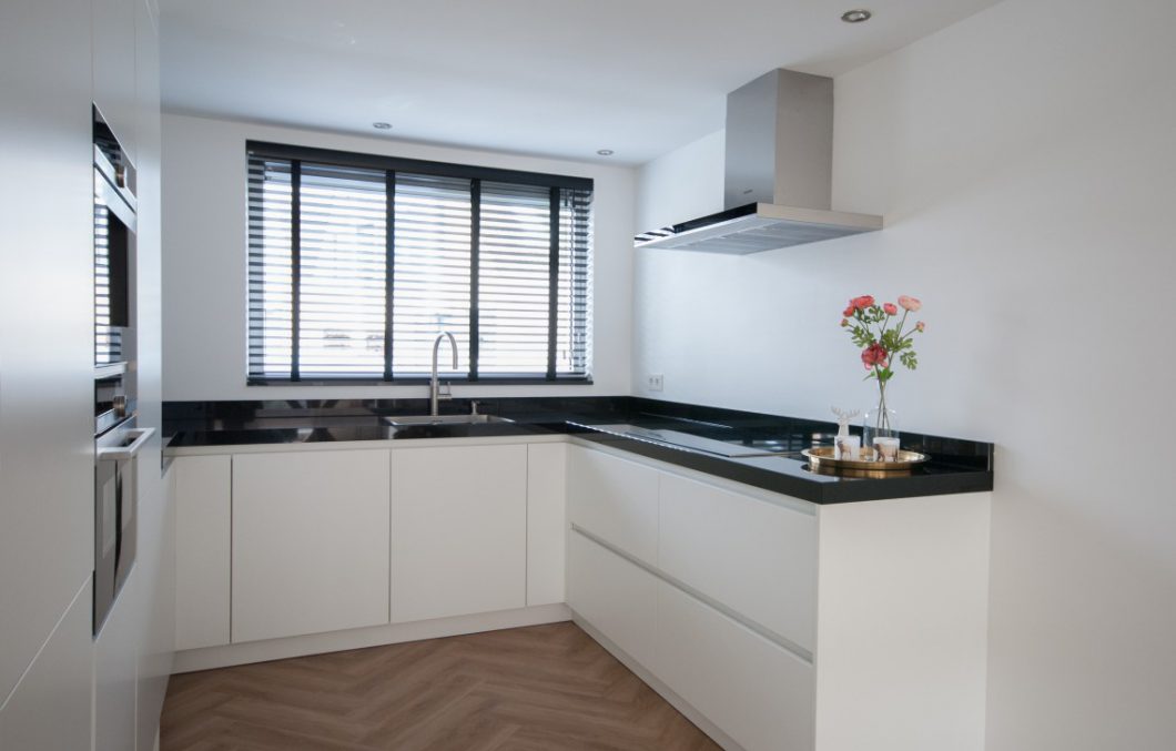 Moderne greeploze keuken in Dordrecht