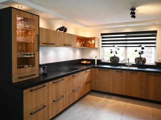 Binnenkijken bij deze massief eiken keuken in Krimpen aan de Lek Massief eiken keuken in Krimpen aan de Lek