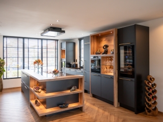 Hotel chique keuken met kookeiland in Dordrecht Hotel chique keuken bij Keukenhof Sliedrecht