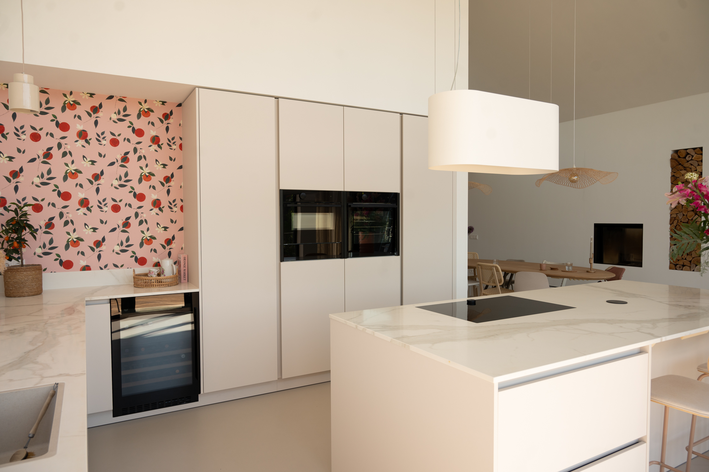 Moderne keuken met Wave afzuigkap