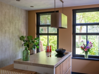 Sfeervolle houten keuken in Hardinxveld-Giessendam Sfeervolle houten keuken in Hardinxveld-Giessendam